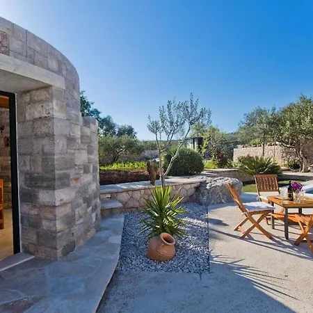 Villa In With Swimming Pool *